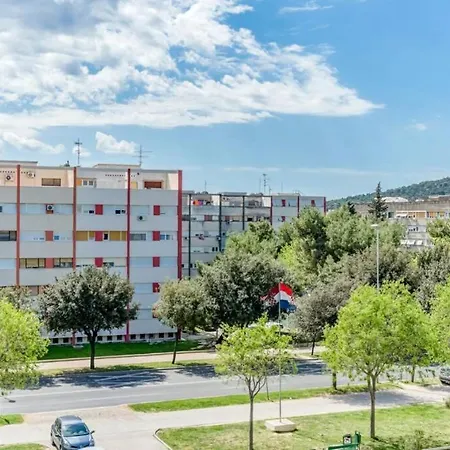 Apartament Tara *