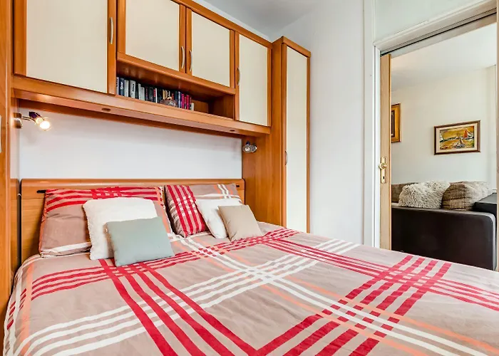 Tara Apartman