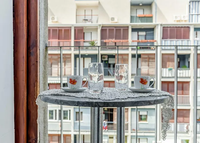 Tara Apartman *